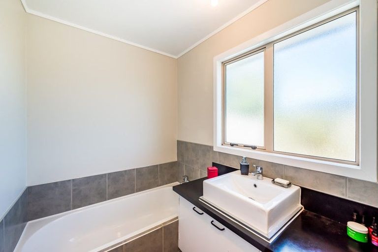 Photo of property in 9b Olive Terrace, Paraparaumu Beach, Paraparaumu, 5032