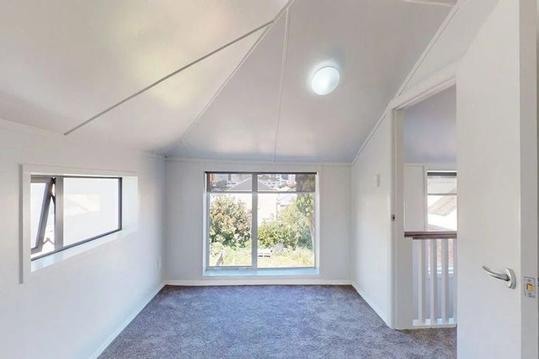 Photo of property in 141 Grant Road, Thorndon, Wellington, 6011