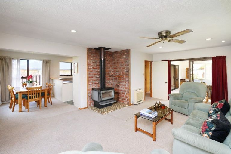 Photo of property in 4 Seadown Crescent, Amberley, 7410