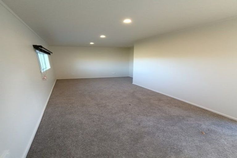 Photo of property in 22 Simons Street, Moturoa, New Plymouth, 4310