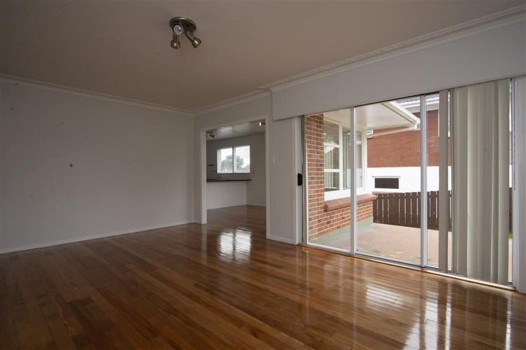 Photo of property in 6 Felgrove Street, Glendene, Auckland, 0602