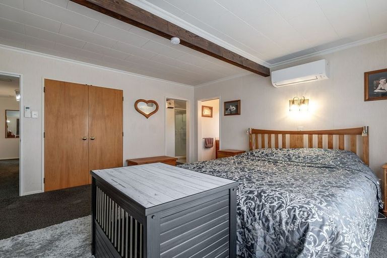 Photo of property in 23 Chilton Grove, Hokowhitu, Palmerston North, 4410