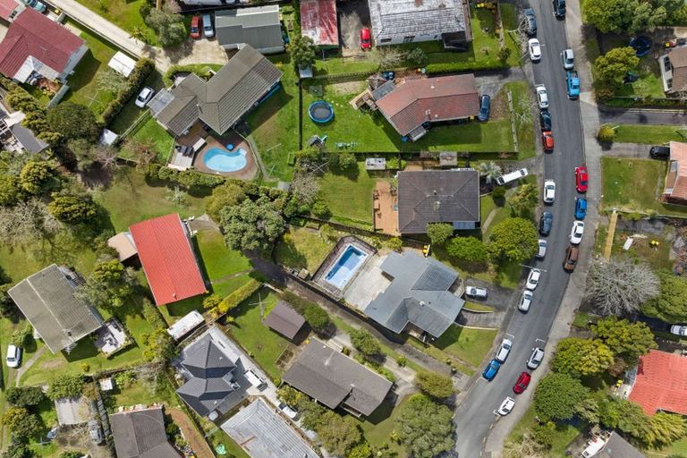 Photo of property in 9 Cockayne Crescent, Sunnynook, Auckland, 0620
