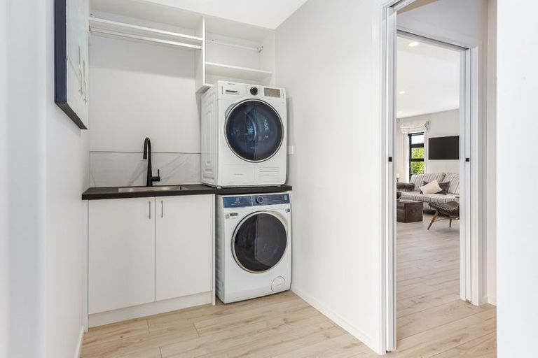 Photo of property in 41b Queen Charlotte Drive, Aotea, Porirua, 5024