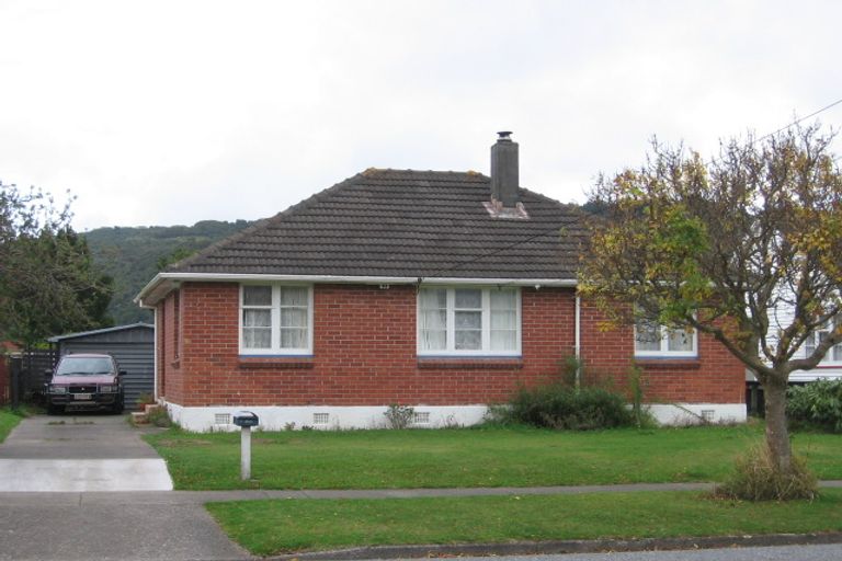 Photo of property in 33 Molesworth Street, Taita, Lower Hutt, 5011