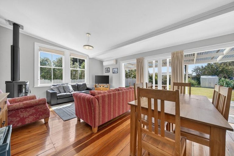 Photo of property in 51 Weld Street, Martinborough, 5711