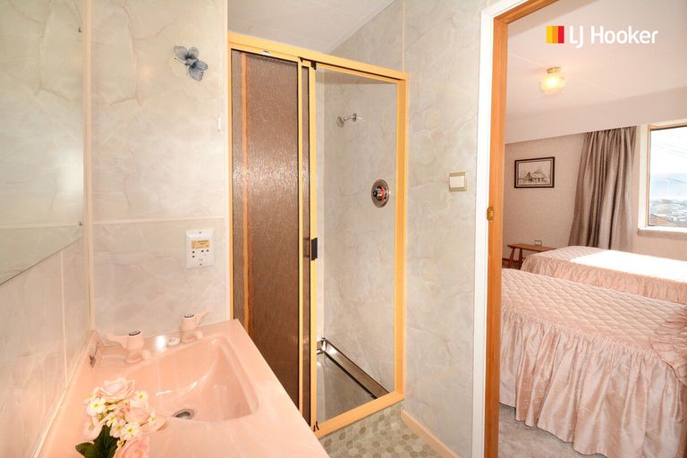 Photo of property in 32 Bangor Terrace, Kew, Dunedin, 9012