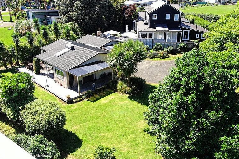 Photo of property in 17 Palm Grove, Waihi Beach, 3611