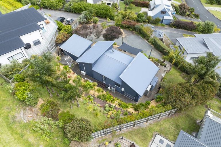 Photo of property in 9 Dudley Crescent, Cable Bay, 0420