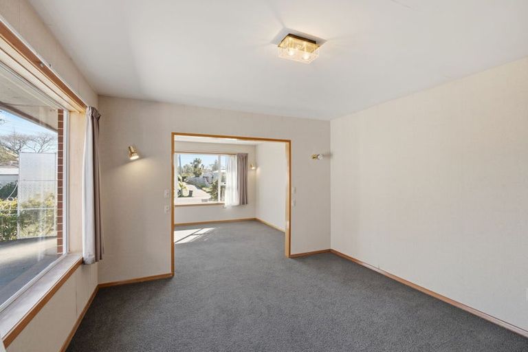Photo of property in 33 Staveley Street, Avonhead, Christchurch, 8042