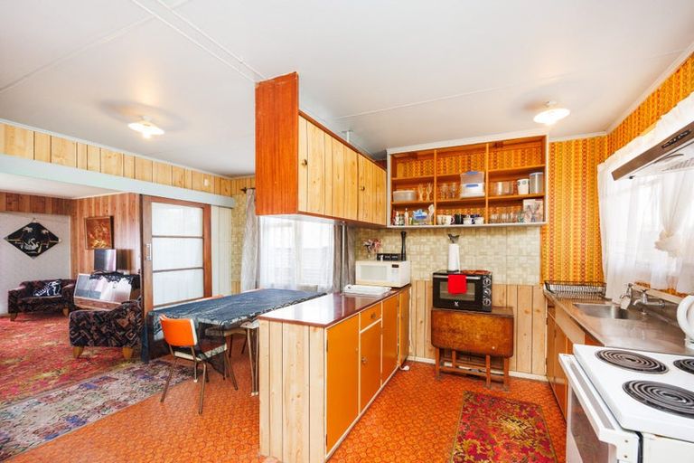 Photo of property in 34 Rhodes Drive, Kelvin Grove, Palmerston North, 4414