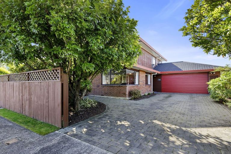 Photo of property in 28 De Menech Grove, Avalon, Lower Hutt, 5011