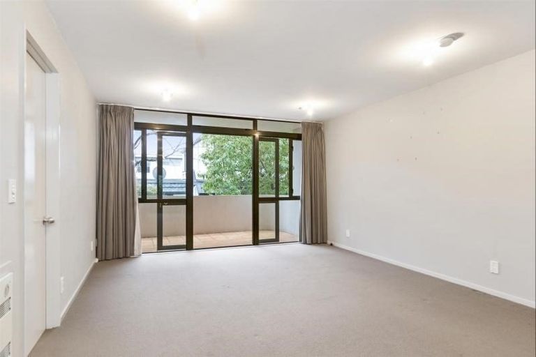 Photo of property in 1/21 Hewitts Road, Merivale, Christchurch, 8014