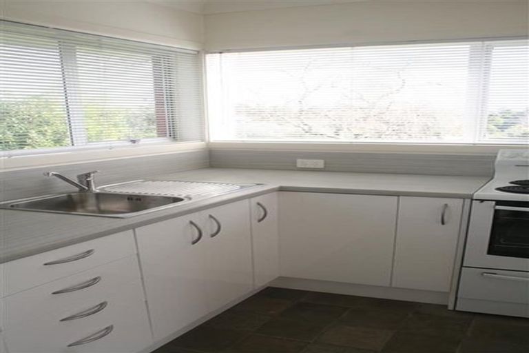 Photo of property in 18a Brian Crescent, Stanmore Bay, Whangaparaoa, 0932