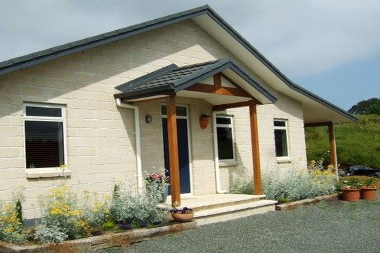 Photo of property in 28 Wrights Road, Raglan, 3295