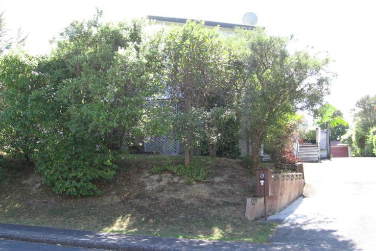 Photo of property in 1/57 Cliff View Drive, Green Bay, Auckland, 0604