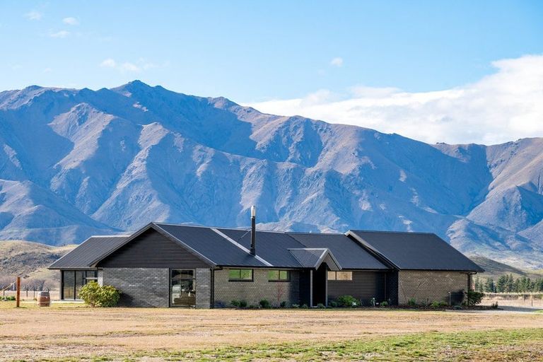 Photo of property in 23 Hardacre Place, Omarama, 9412