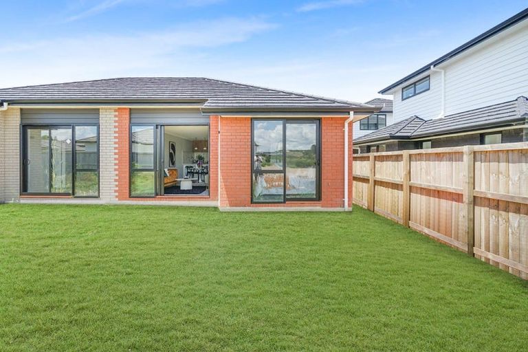 Photo of property in 1/3 Tiro Place