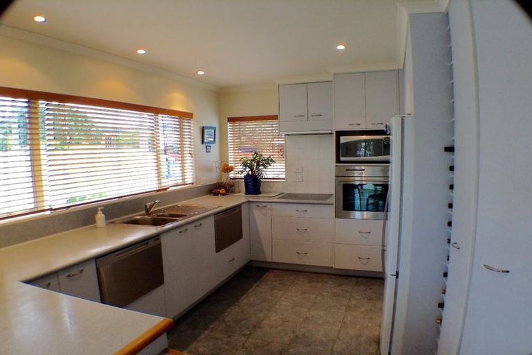 Photo of property in 1/174 Centreway Road, Orewa, 0931