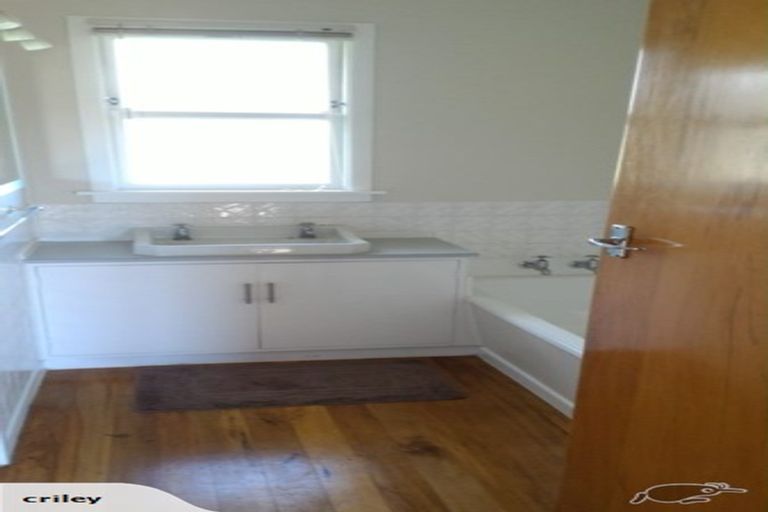 Photo of property in 87d Pioneer Road, Moturoa, New Plymouth, 4310