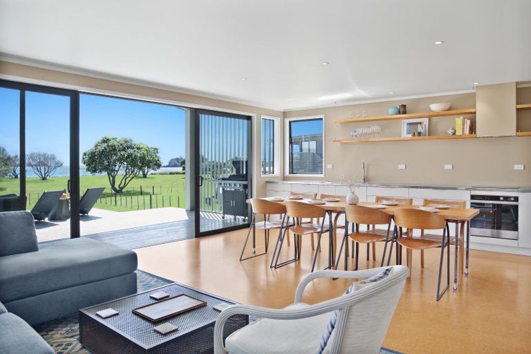 Photo of property in 759 Whangaruru North Road, Whangaruru, Russell, 0184