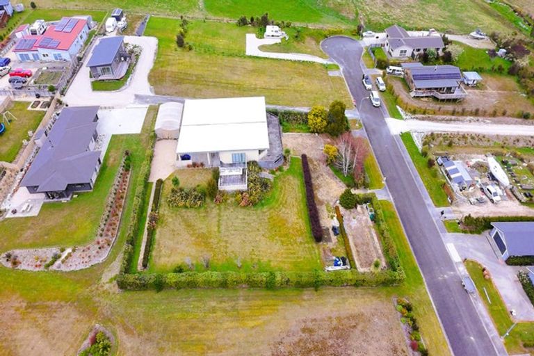 Photo of property in 33 Ruataniwha Drive, Collingwood, 7073