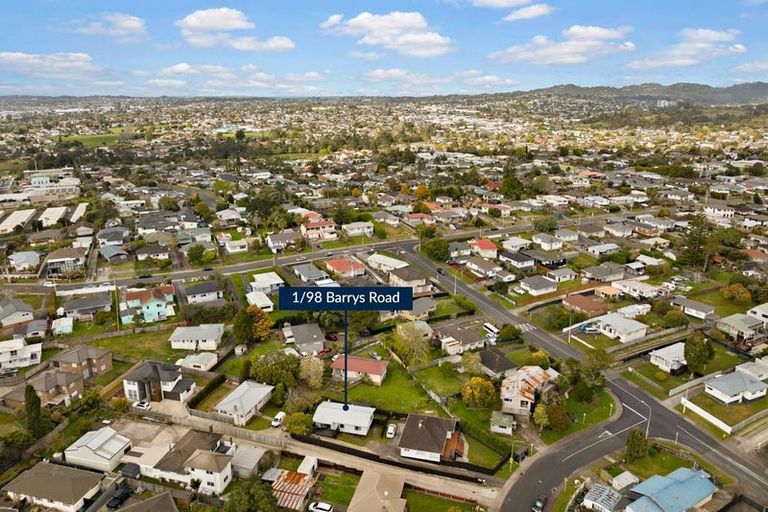Photo of property in 1/98 Barrys Road, Glendene, Auckland, 0602