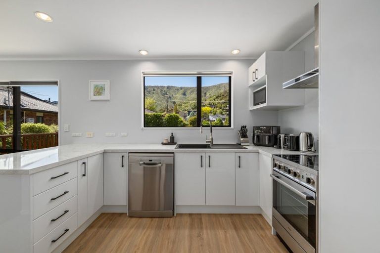 Photo of property in 17 Boons Valley Road, Waikawa, Picton, 7220