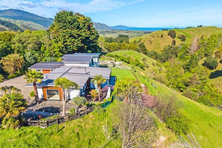 Photo of property in 105 Waterfall Road, Paraparaumu, 5032