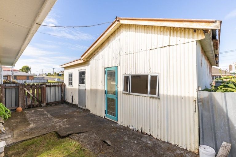 Photo of property in 1 Blake Street, Waitara, 4320