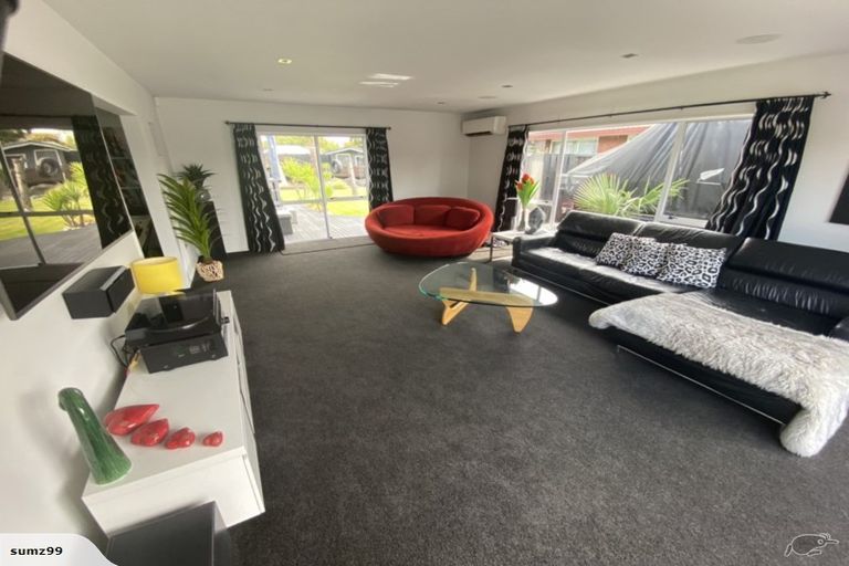 Photo of property in 29 Saint Pauls Place, Burwood, Christchurch, 8083