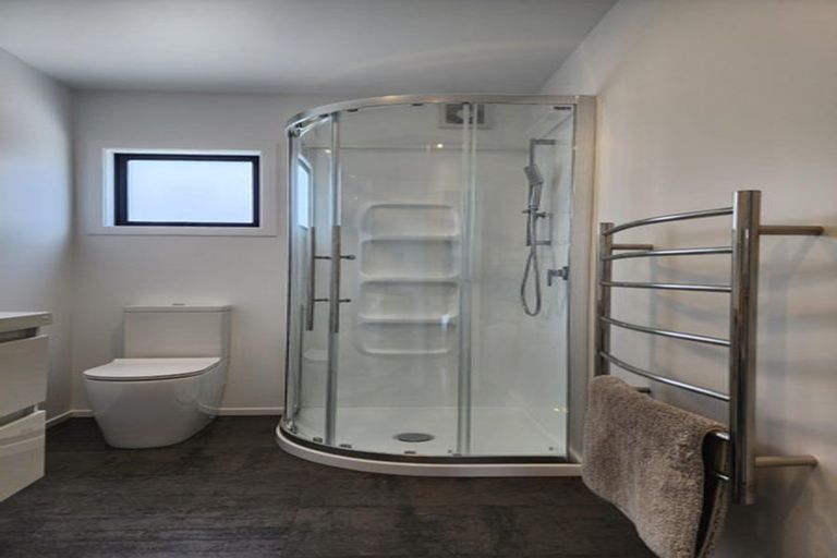 Photo of property in 140 Ngamotu Road, Spotswood, New Plymouth, 4310