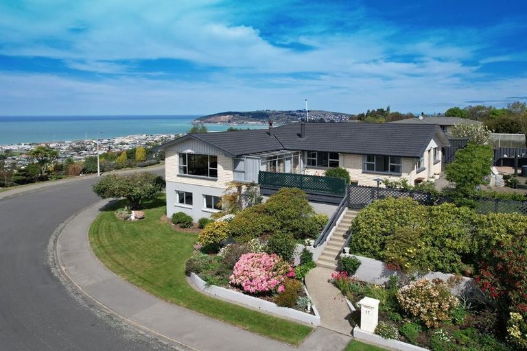 Photo of property in 17 Oakleigh Crescent, Oamaru North, Oamaru, 9400