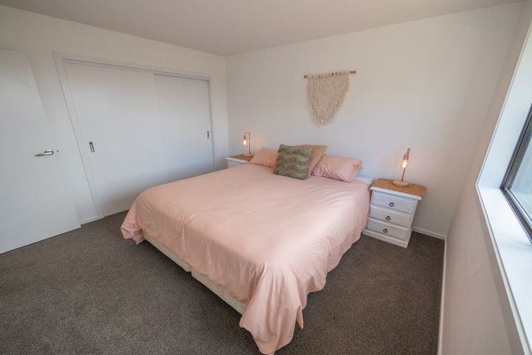 Photo of property in 24 Dudley Crescent, Cable Bay, 0420