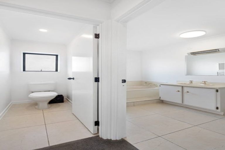 Photo of property in 2/53 Moore Street, Howick, Auckland, 2014