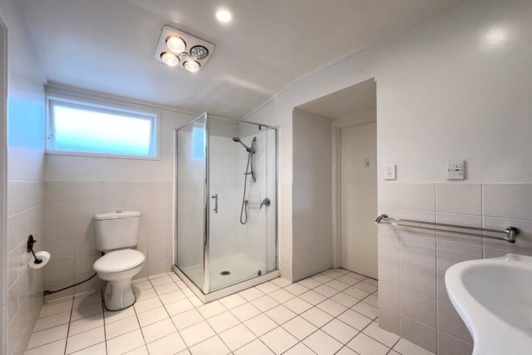 Photo of property in 1/132 Nile Road, Milford, Auckland, 0620