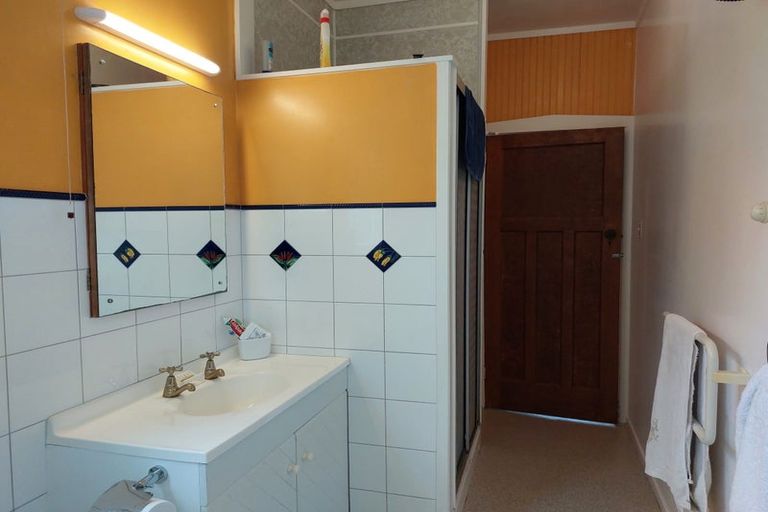 Photo of property in 63 Friend Street, Karori, Wellington, 6012