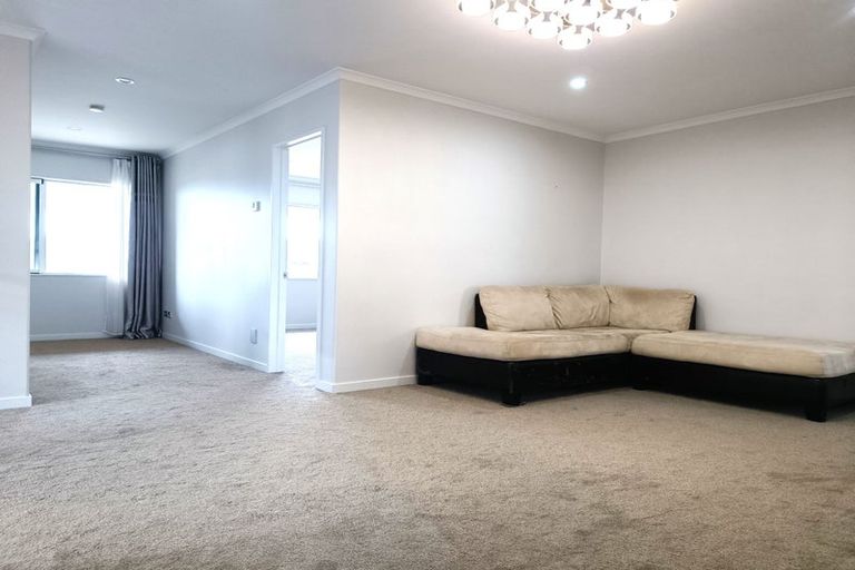 Photo of property in 73 Rosewell Crescent, Flat Bush, Auckland, 2019