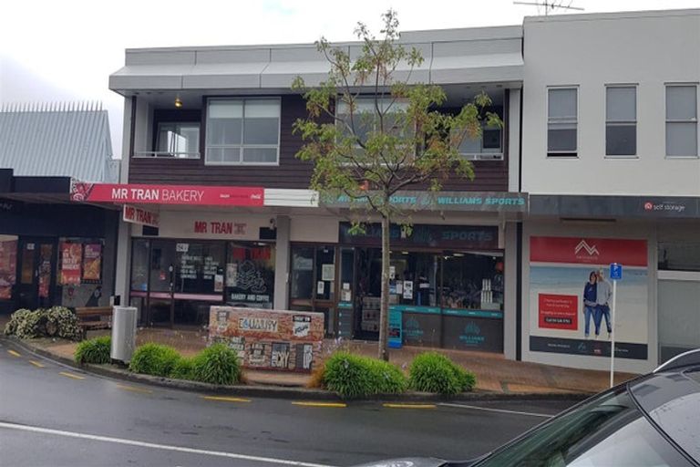 Photo of property in 154 Main Street, Upper Hutt Central, Upper Hutt, 5018