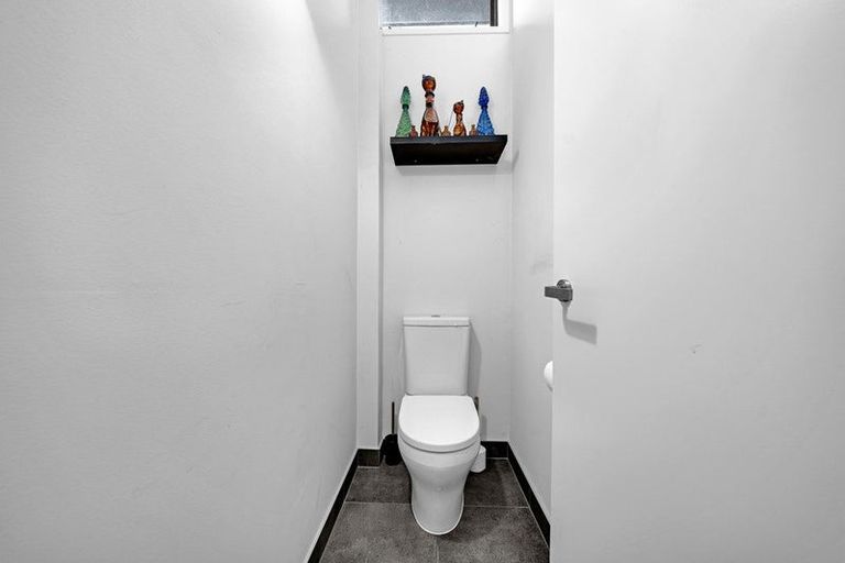 Photo of property in 8 Aberdeen Road, Campbells Bay, Auckland, 0620