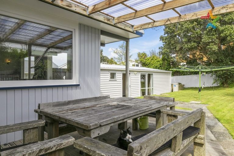 Photo of property in 9 Cedar Street, Maungaraki, Lower Hutt, 5010