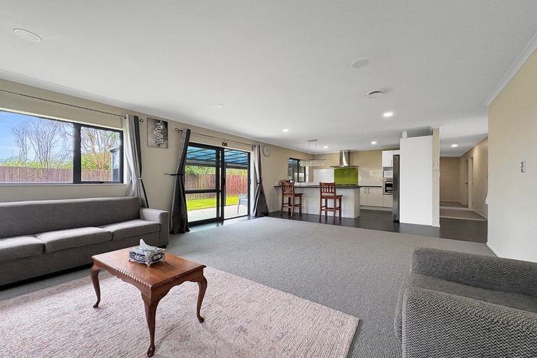 Photo of property in 35 Whitney Place, Rototuna North, Hamilton, 3210