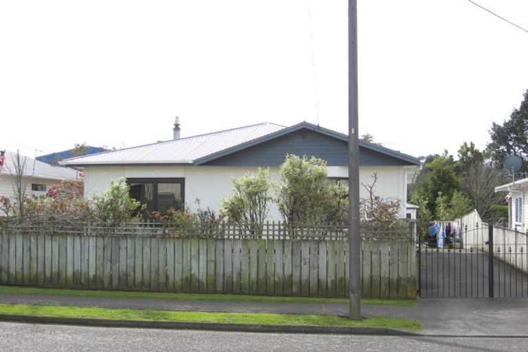 Photo of property in 32 Gaine Street, New Plymouth, 4310