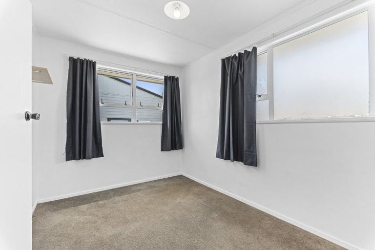 Photo of property in 14 Tohora Place, Spotswood, New Plymouth, 4310