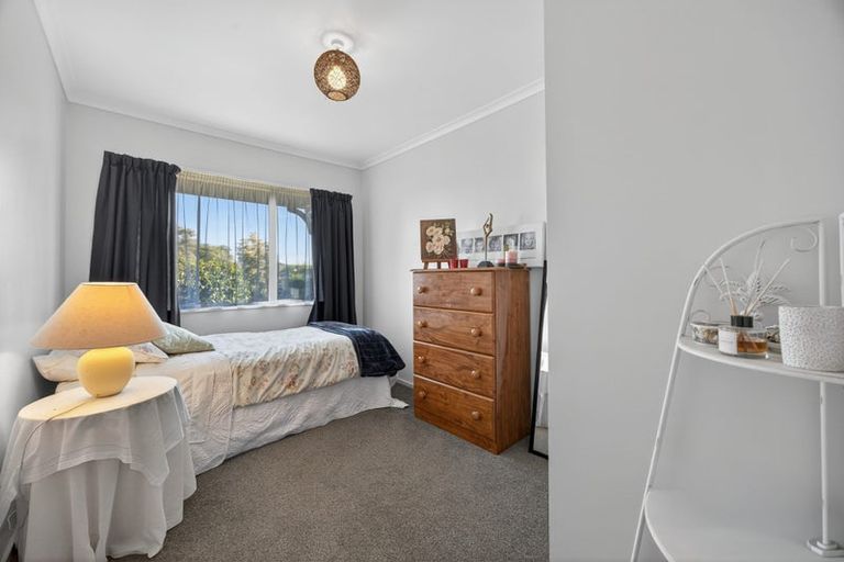 Photo of property in 13 Glucina Avenue, West Harbour, Auckland, 0618