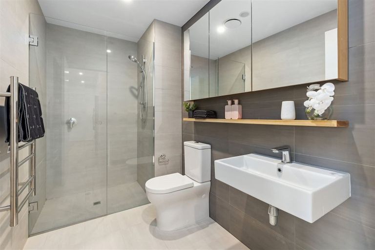 Photo of property in 306/8a Lake Pupuke Drive, Takapuna, Auckland, 0622