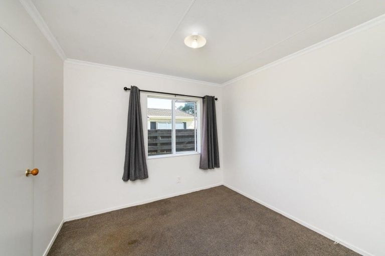 Photo of property in 60 Newton Place, Westbrook, Palmerston North, 4412