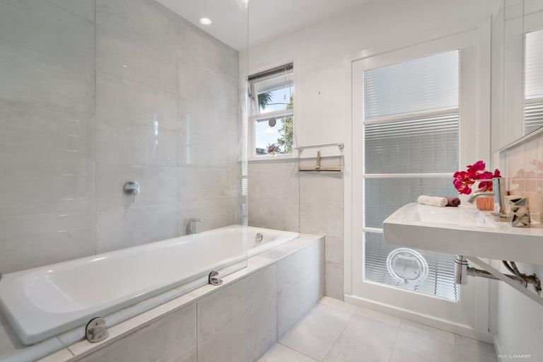 Photo of property in 20 Alamein Road, Panmure, Auckland, 1072