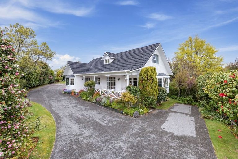 Photo of property in 8 Gradwell Place, Two Mile Bay, Taupo, 3330