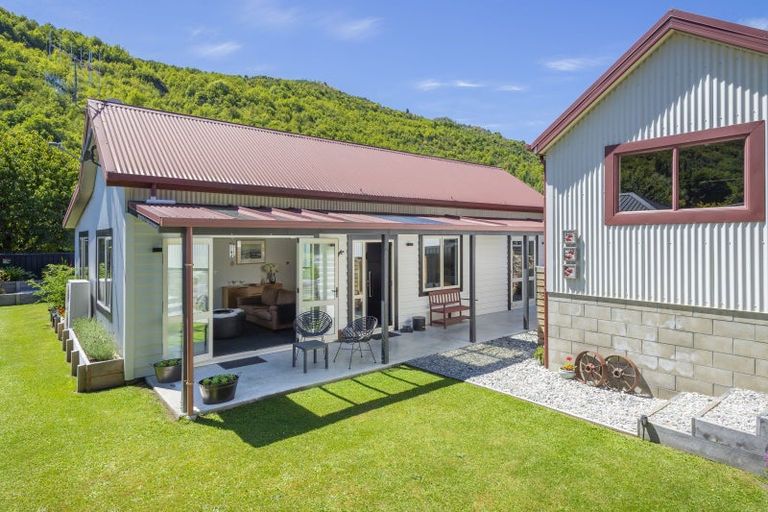 Photo of property in 15a Daveys Place, Arrowtown, 9302